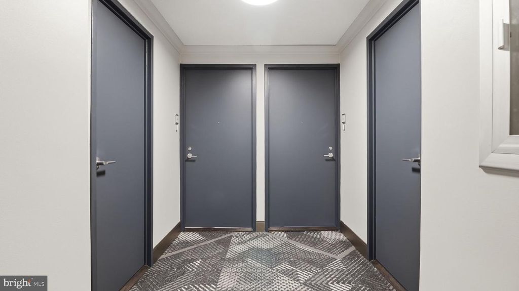 Image 41 of property listing at 10201 GROSVENOR PL #1009, Rockville, MD 20852