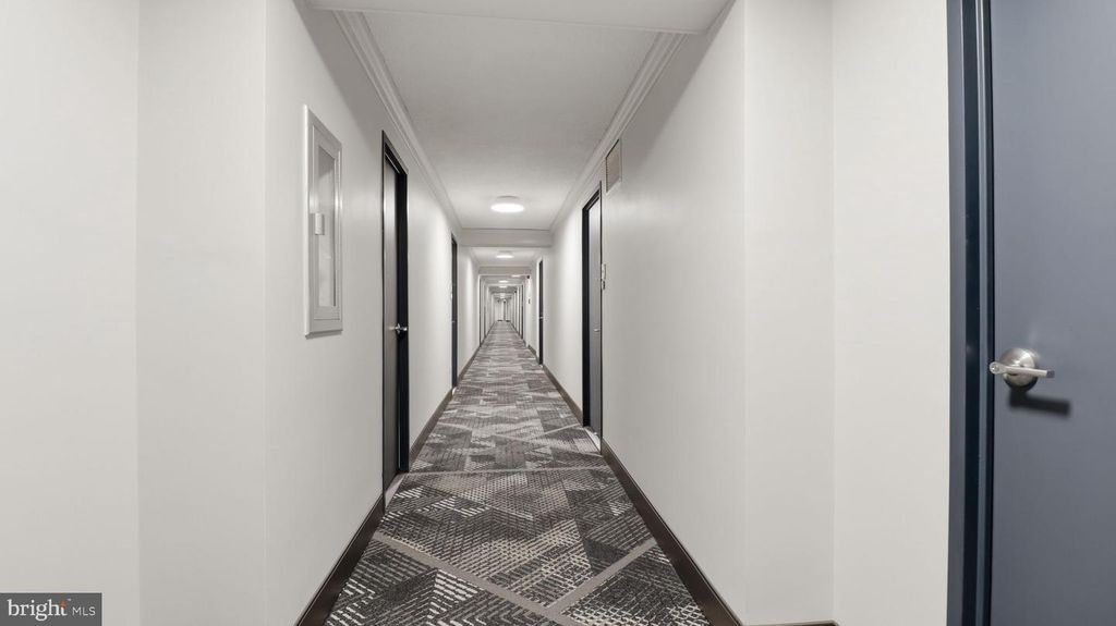 Image 42 of property listing at 10201 GROSVENOR PL #1009, Rockville, MD 20852