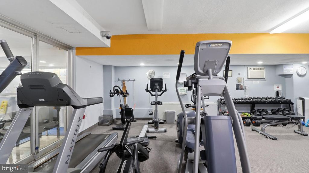 Image 46 of property listing at 10201 GROSVENOR PL #1009, Rockville, MD 20852