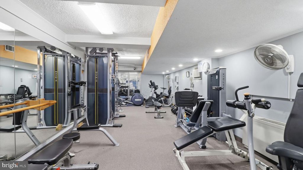 Image 48 of property listing at 10201 GROSVENOR PL #1009, Rockville, MD 20852