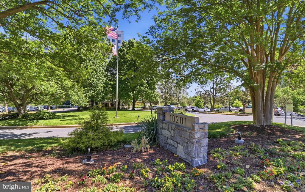 Image 51 of property listing at 10201 GROSVENOR PL #1009, Rockville, MD 20852