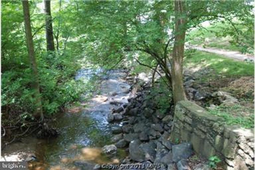 Image 58 of property listing at 10201 GROSVENOR PL #1009, Rockville, MD 20852