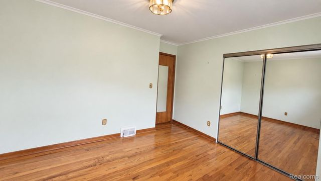 33439 Elgin Court, Sterling Heights, MI 48310