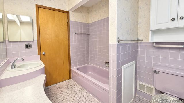 33439 Elgin Court, Sterling Heights, MI 48310