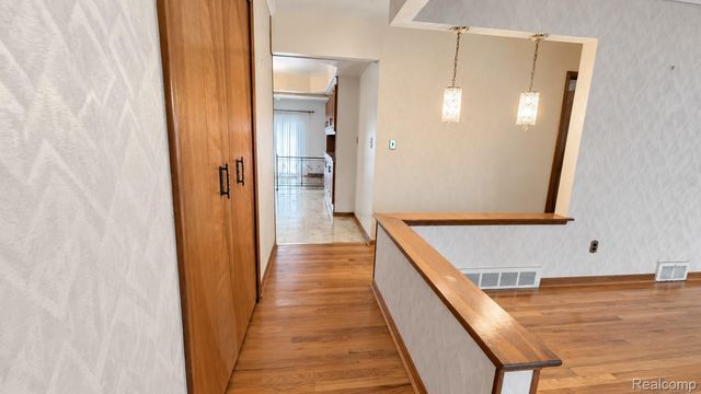 33439 Elgin Court, Sterling Heights, MI 48310