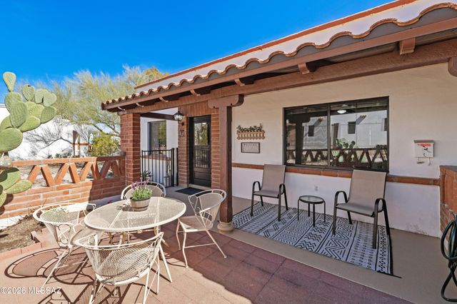 187 S Paseo Tierra, Green Valley, AZ 85614