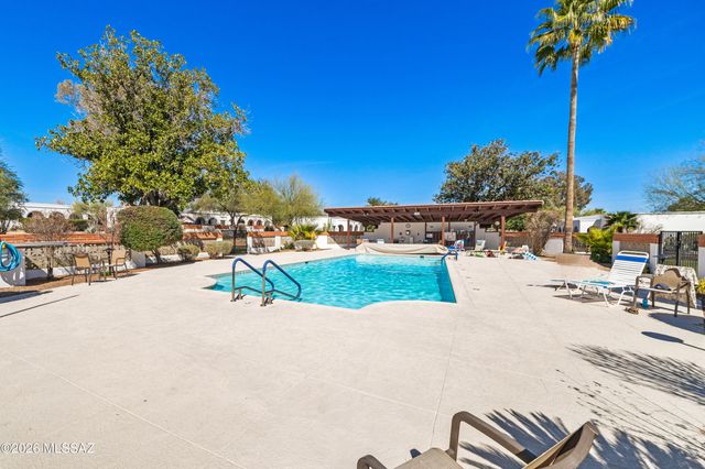 187 S Paseo Tierra, Green Valley, AZ 85614