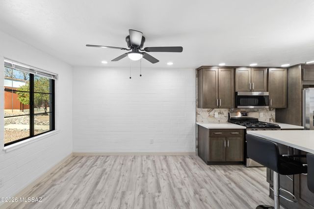 187 S Paseo Tierra, Green Valley, AZ 85614