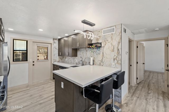 187 S Paseo Tierra, Green Valley, AZ 85614