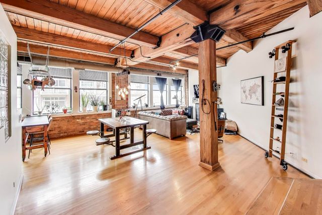 913 W Van Buren Street 6E, Chicago, IL 60607