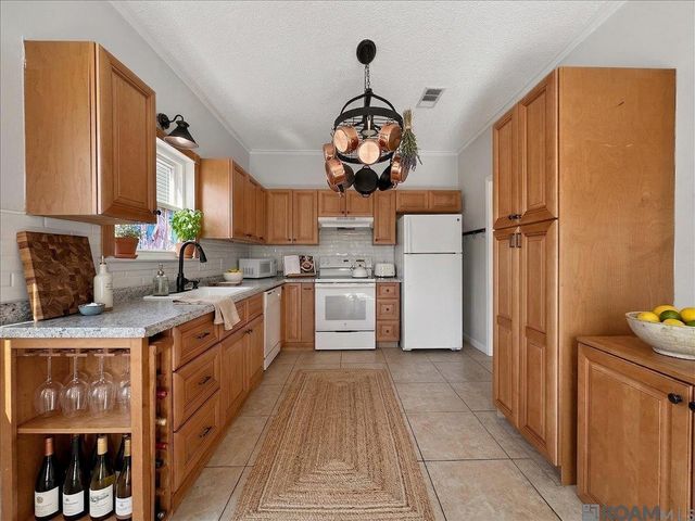 7111 Point Avery Dr, Baton Rouge, LA 70817