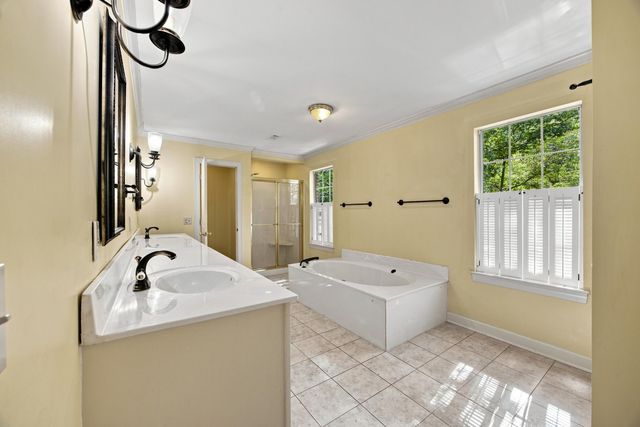 6210 N Innisbrook Drive, Hixson, TN 37343