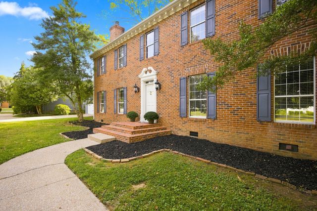 6210 N Innisbrook Drive, Hixson, TN 37343