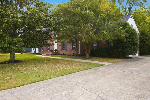 6210 N Innisbrook Drive, Hixson, TN 37343