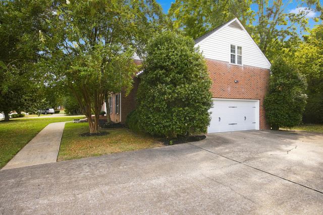 6210 N Innisbrook Drive, Hixson, TN 37343