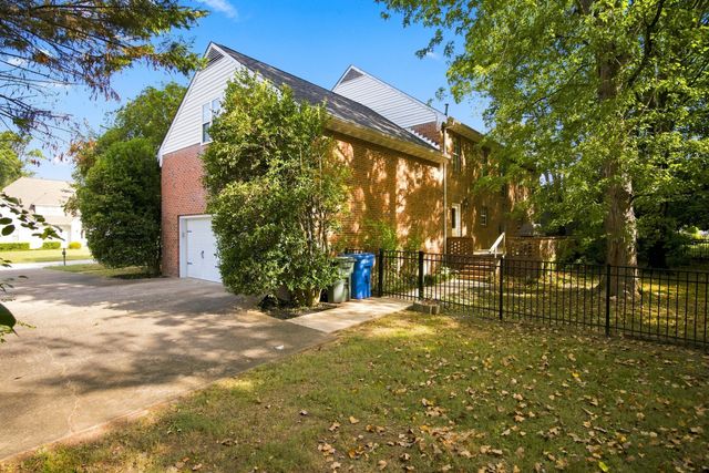 6210 N Innisbrook Drive, Hixson, TN 37343