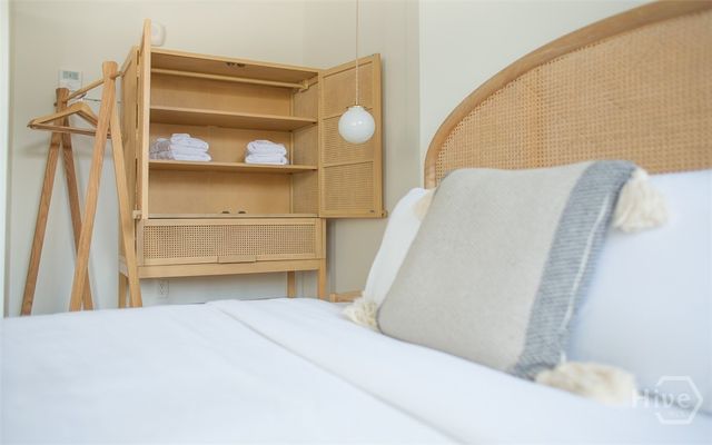 1 E Gordon Street 4, Savannah, GA 31401