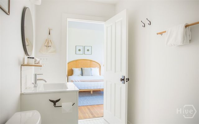 1 E Gordon Street 4, Savannah, GA 31401