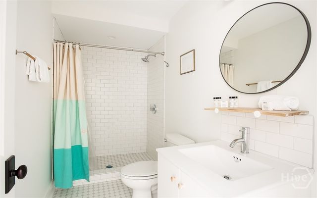 1 E Gordon Street 4, Savannah, GA 31401