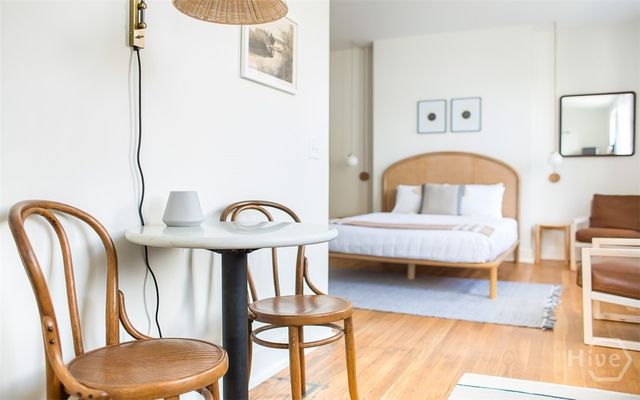 1 E Gordon Street 4, Savannah, GA 31401