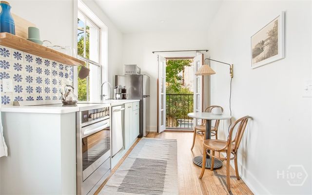 1 E Gordon Street 4, Savannah, GA 31401