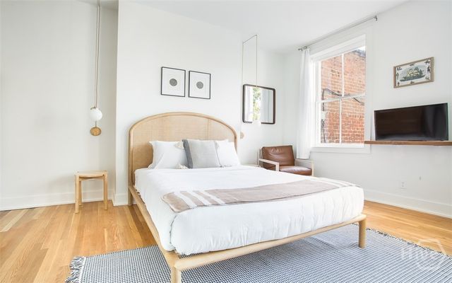 1 E Gordon Street 4, Savannah, GA 31401