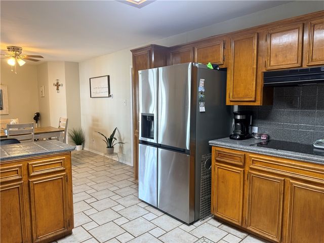 7110 Southhaven Dr, Corpus Christi, TX 78412