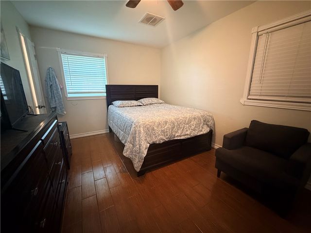 7110 Southhaven Dr, Corpus Christi, TX 78412