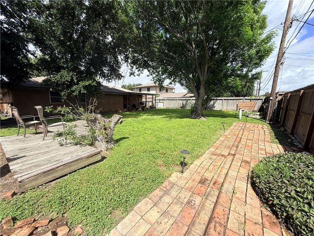 7110 Southhaven Dr, Corpus Christi, TX 78412