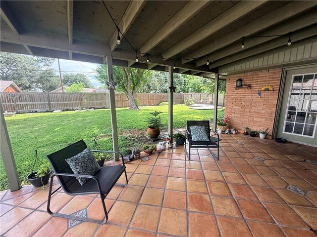 7110 Southhaven Dr, Corpus Christi, TX 78412