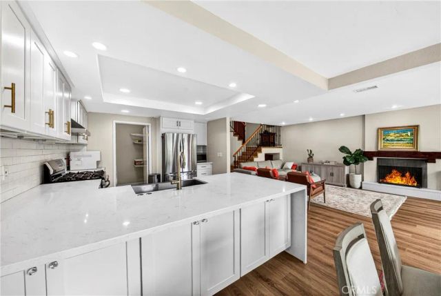 802 W Glenwood Circle, Fullerton, CA 92832