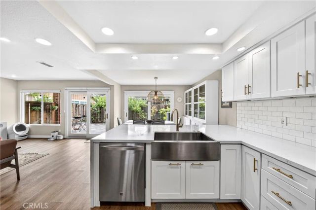 802 W Glenwood Circle, Fullerton, CA 92832