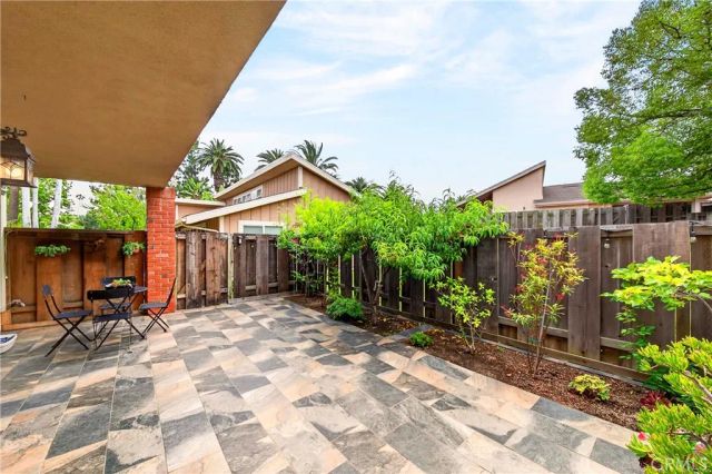 802 W Glenwood Circle, Fullerton, CA 92832