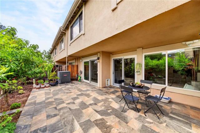 802 W Glenwood Circle, Fullerton, CA 92832