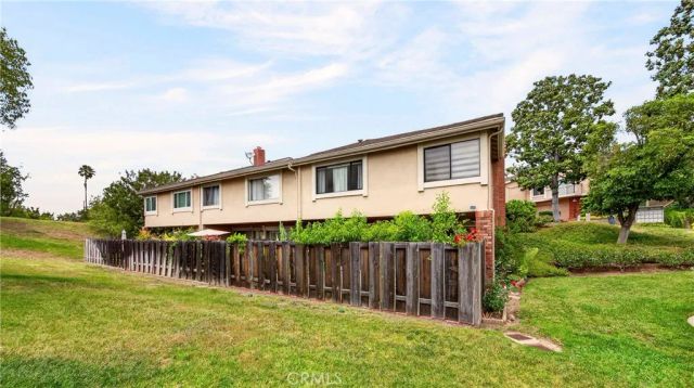 802 W Glenwood Circle, Fullerton, CA 92832