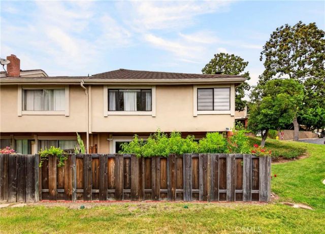 802 W Glenwood Circle, Fullerton, CA 92832