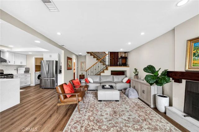 802 W Glenwood Circle, Fullerton, CA 92832