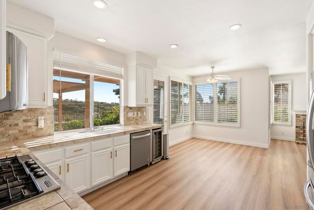 6927 Wildrose Ter, Carlsbad, CA 92011