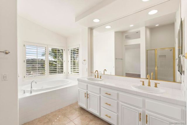 6927 Wildrose Ter, Carlsbad, CA 92011