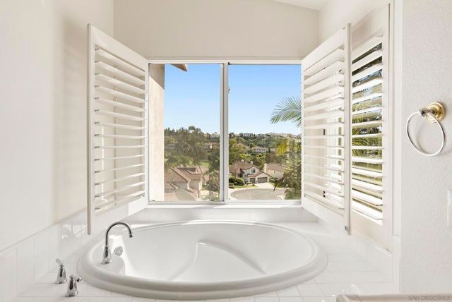 6927 Wildrose Ter, Carlsbad, CA 92011