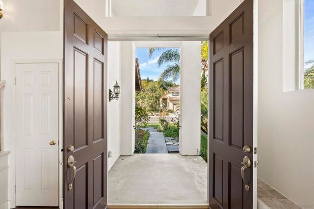 6927 Wildrose Ter, Carlsbad, CA 92011