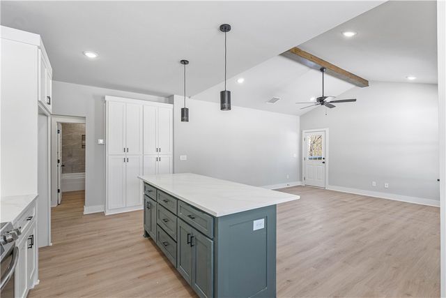 11 Wincanton Lane, Bella Vista, AR 72715