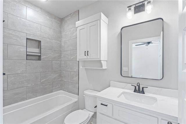 11 Wincanton Lane, Bella Vista, AR 72715