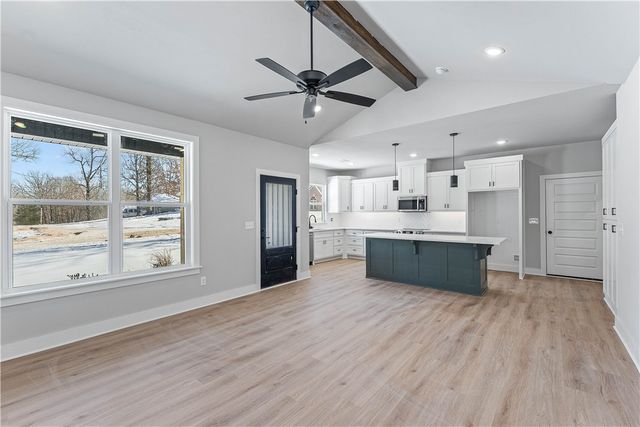 11 Wincanton Lane, Bella Vista, AR 72715