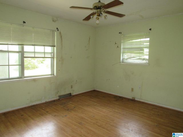 1660 3RD STREET NW, Center Point, AL 35215