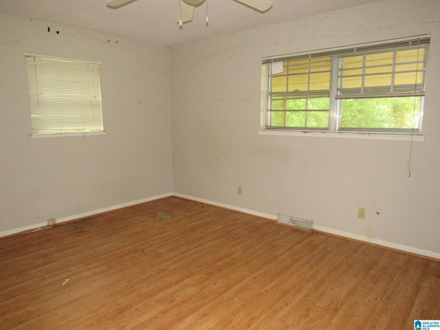 1660 3RD STREET NW, Center Point, AL 35215