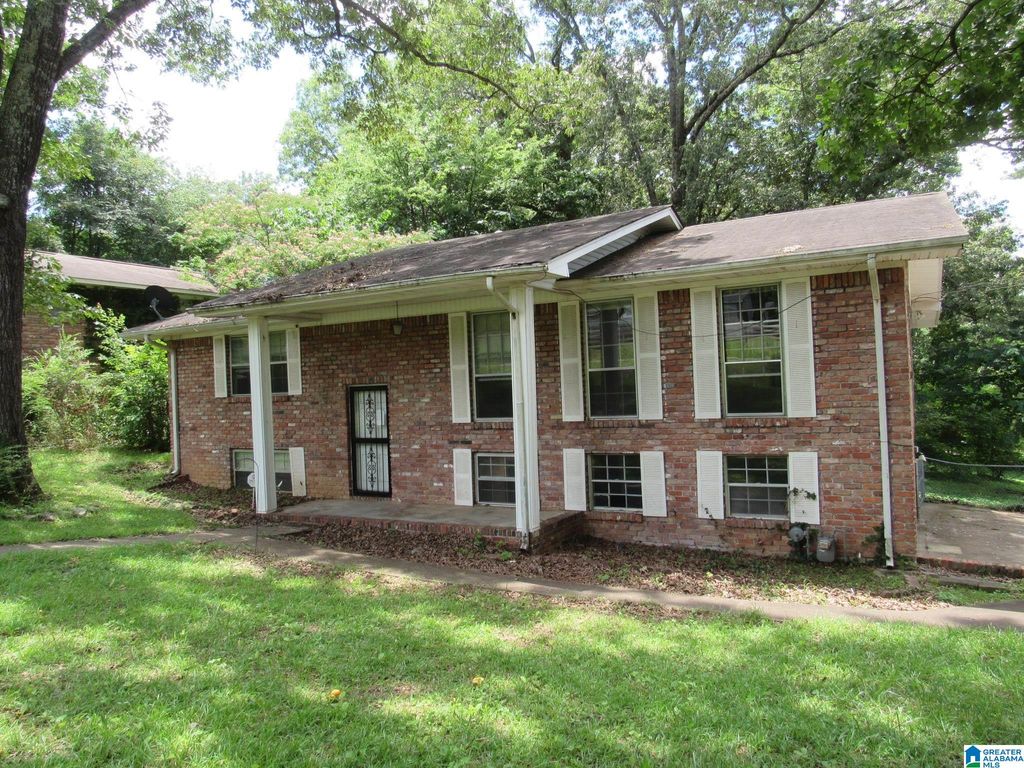 1660 3RD STREET NW, Center Point, AL 35215