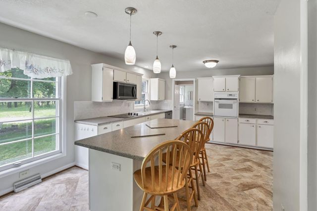 498 Marion Manor Woods, Newark, OH 43055