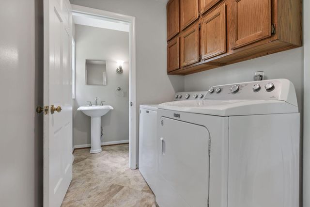 498 Marion Manor Woods, Newark, OH 43055