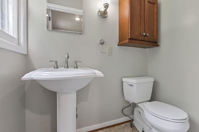 498 Marion Manor Woods, Newark, OH 43055